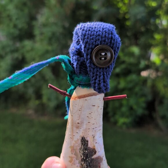 Handmade Birch Snowman One-of-a-kind - Picture 4 of 4